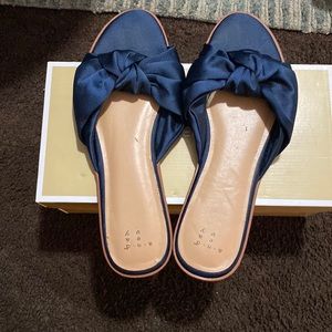 Navy blue bow sandals